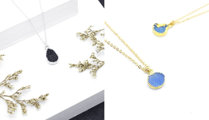 物語系列 Crystal Story Collection你又有沒有想像過由萬年原石打磨而成的天然石，背後其實有著什麼的動人故事？物語系列是3:am Designer以天然寶石水晶作為主題的構思，打造